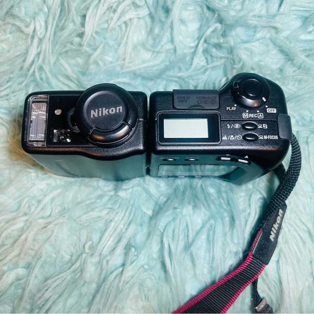 Nikon COOLPIX S950 Black Camera